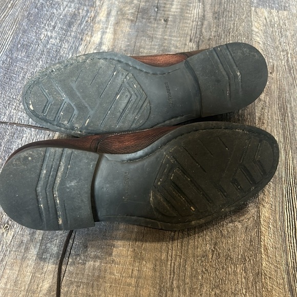 Magnanni Brown dress shoe 7.5M